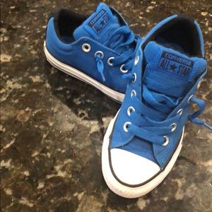 Gently loved converse ❤️💗🦕